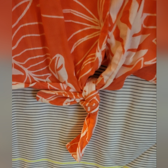 Old Navy Peach & White Tropical Hawaiian Design Button Up & Tie at Waist XXL Top - Picture 7 of 7